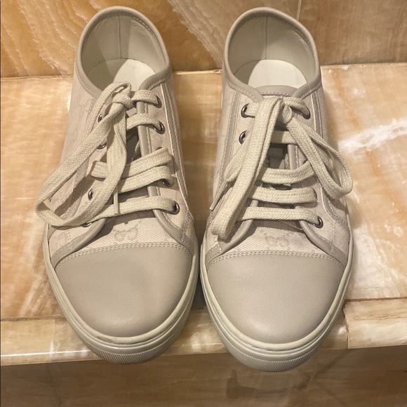 Gucci Cream Low-Top Canvas Sneakers with White Soles - Picture 1 of 10